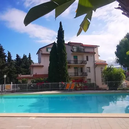 Oleandro Apartmanhotel
