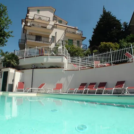 Oleandro Lejlighedshotel 3*