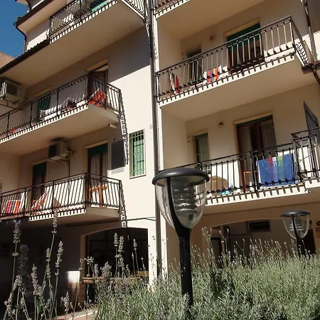Oleandro 3* Pietra Ligure