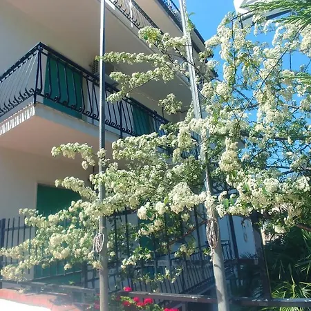 Oleandro Lejlighedshotel Pietra Ligure