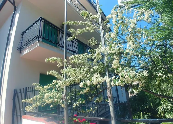 Oleandro Lägenhetshotell Pietra Ligure