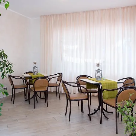 Oleandro 3* ピエトラ・リーグレ