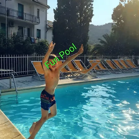 Aparthotel Oleandro Pietra Ligure
