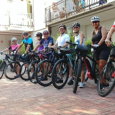 Oleandro Lägenhetshotell Pietra Ligure