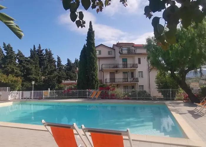 Oleandro Lägenhetshotell Pietra Ligure