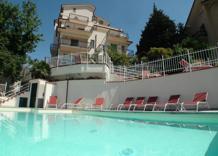 Oleandro Lägenhetshotell 3*