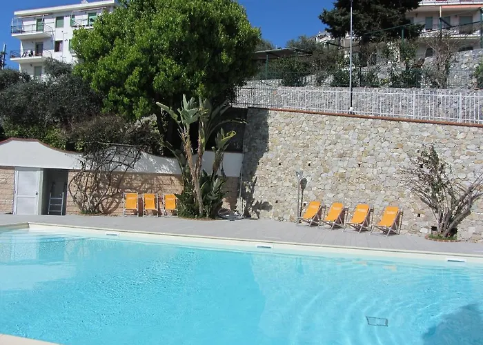 Lägenhetshotell Oleandro Pietra Ligure