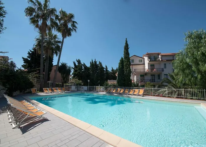 Lägenhetshotell Oleandro Pietra Ligure